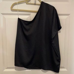 One shoulder top